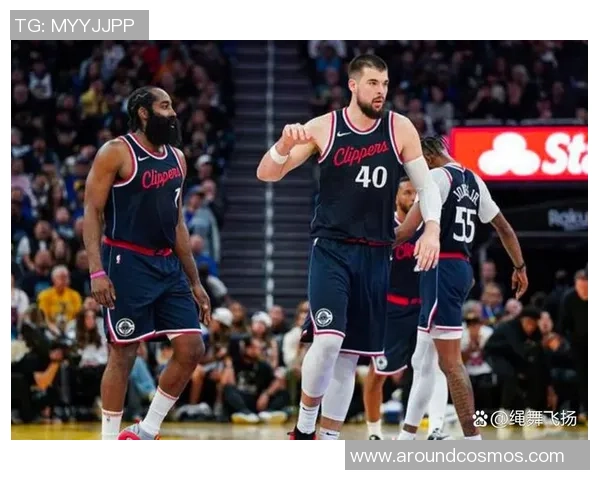 国王迎战快船焦点之战两队核心对决引爆新赛季激烈对抗 国王迎战快船焦点之战两队核心对决引爆新赛季激烈对抗